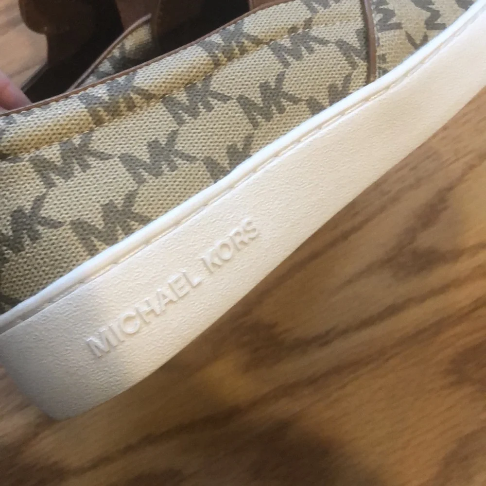MICHAEL MICHAEL KORS SLIP ON SNEAKERS TAN BROWN SIZE 7_4